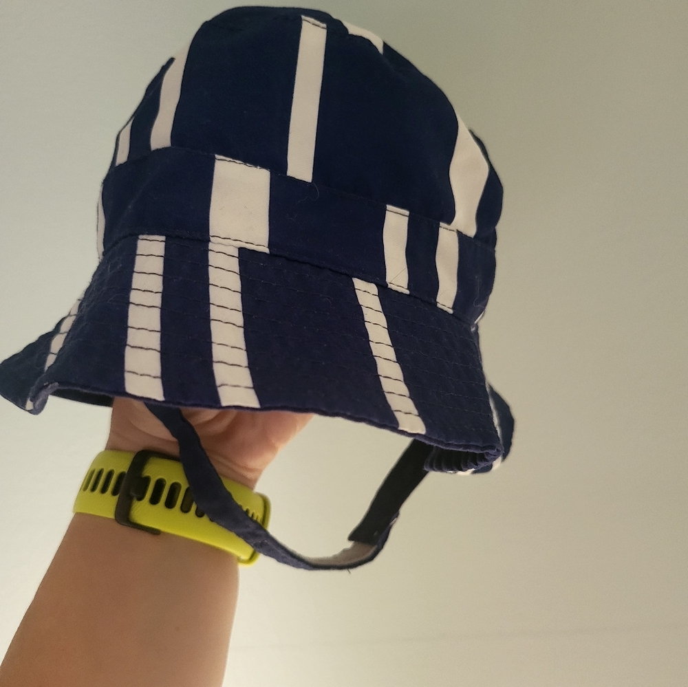Carter's Bucket Hat - Picture 3 of 8
